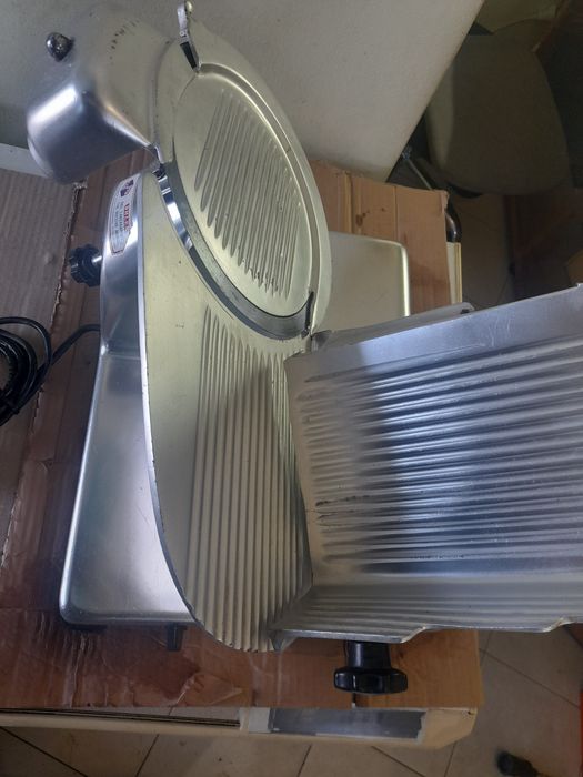 Колбасорезачка професионална