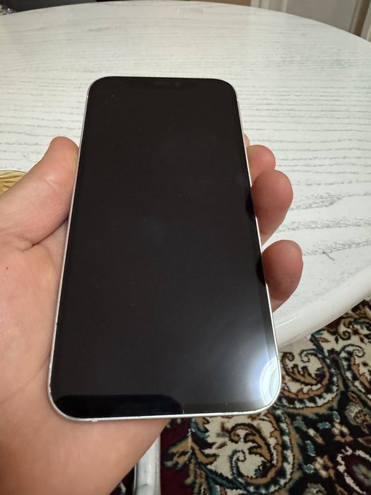 Iphone 12        .