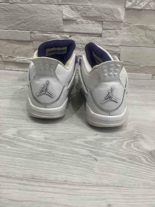 Jordan 4 purple 37.5