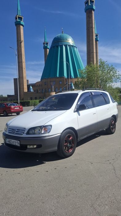 Тойота Ипсум в отл сост