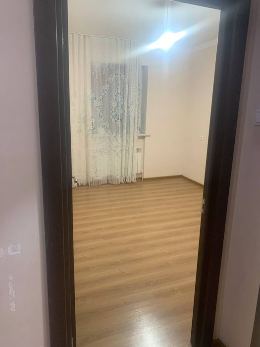 Kvartira õgil bollarga.Har bir xonaga 2kishi turadi obshiy4xonaga 8ta