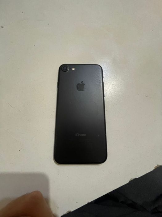 Продам или обмен айфон 7