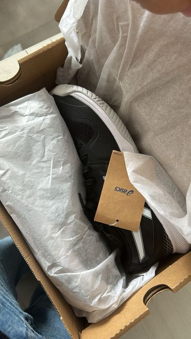 ОРИГИНАЛ Asics Gel Tactic 12 (38.5 размер)