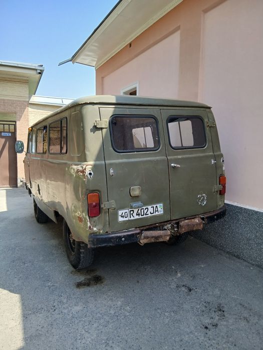 Uaz mashinasi sotiladi