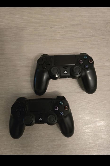 PS 4 - Play Station 4 500GB + 2 controllere + 6 jocuri