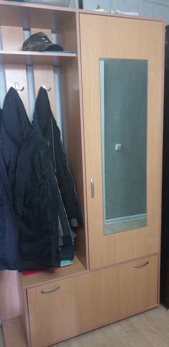 Продам шкаф  в прихожую