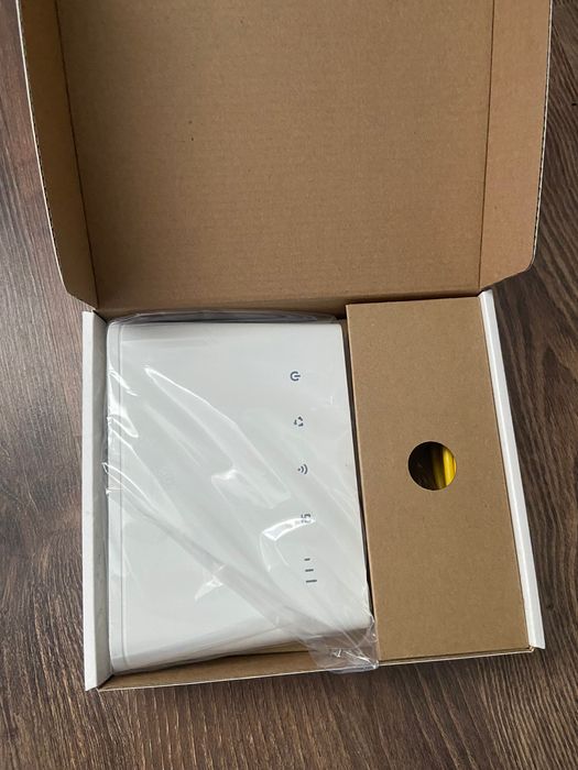 Router wireless Huawei cu cartela sim nou!