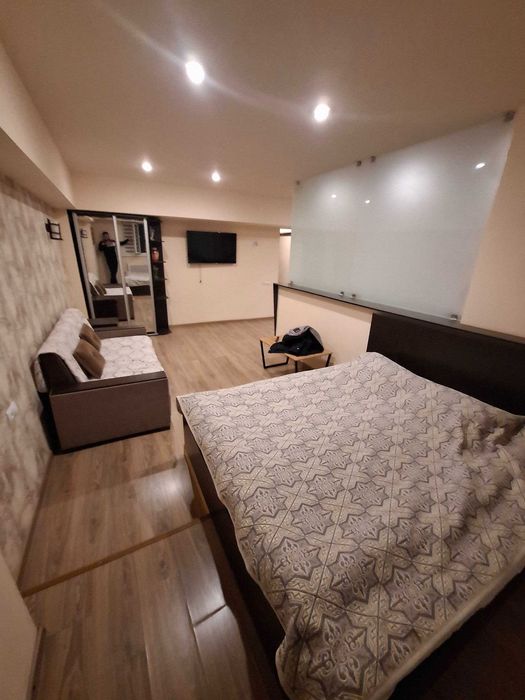 Сдаётся своя 1-комнатная квартира в центре (Ц-5)