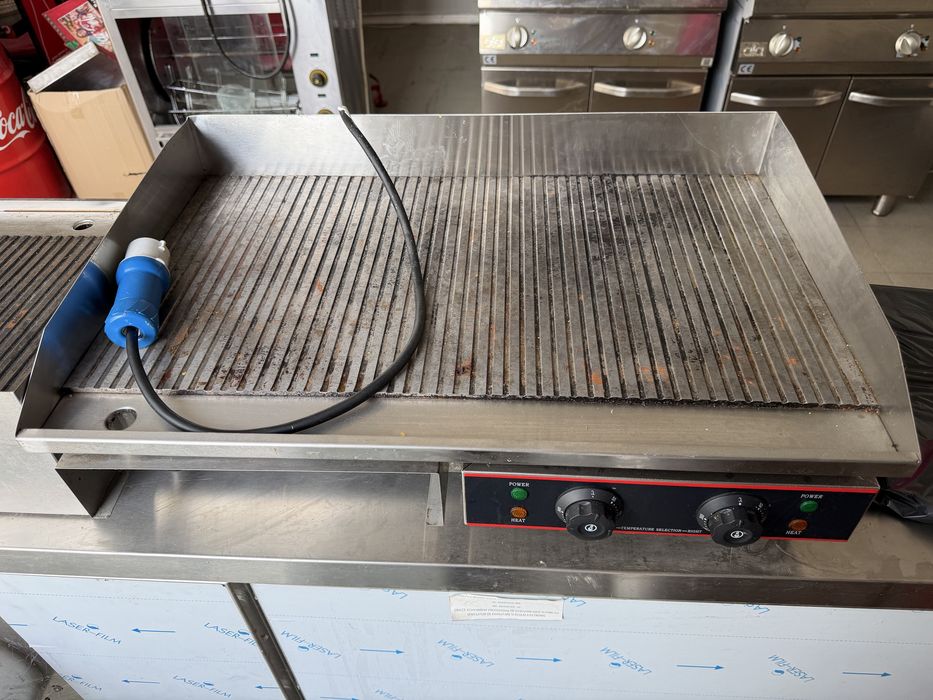 Grill electric cu placa de frigere 1/2 neteda + 1/2 striata+ Grill electric cu placa de frigere striata