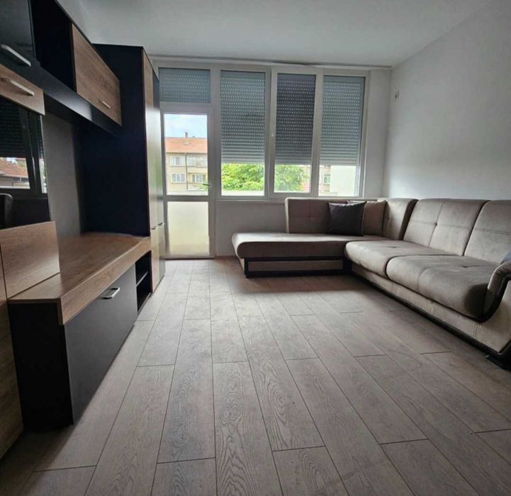 Продава се Двустаен апартамент в Горна Оряховица - 80 кв.м за 1550 €/кв.м - Снимка #2