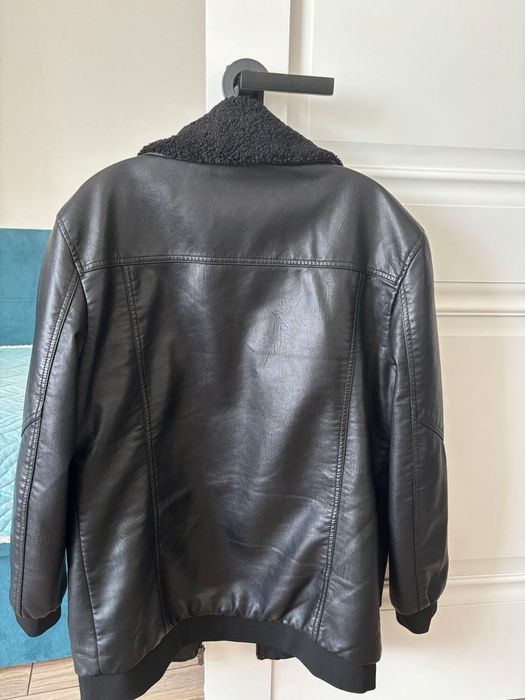 Продам  куртку весеннюю