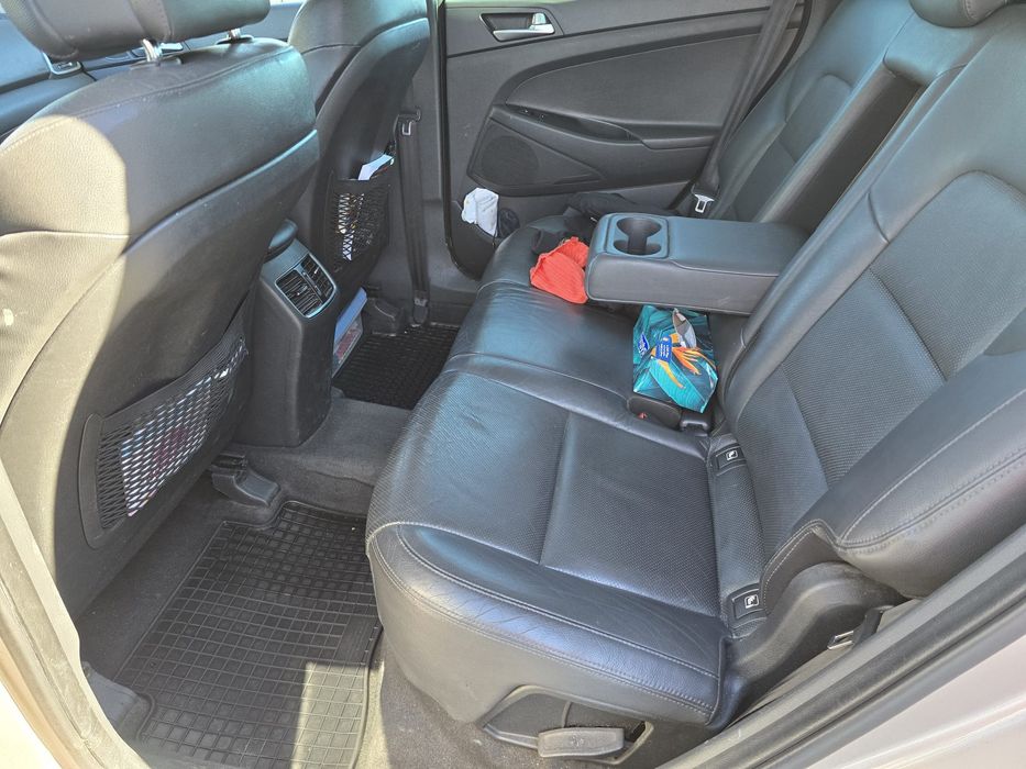 Hyundai Tucson. 2.0 crdi, echiparea Luxury, unic proprietar