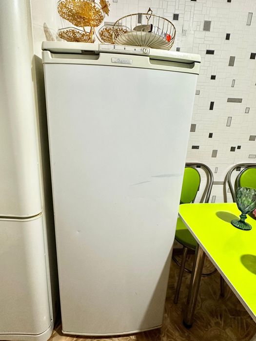 Продаю морозильник