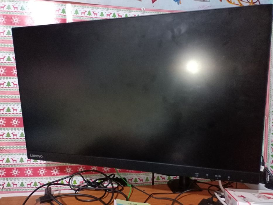 Monitor lenovo Nou folosit 2sptamani.