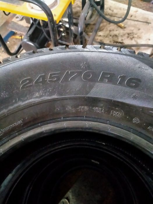 Продам резину 245 70 r16 Viatti