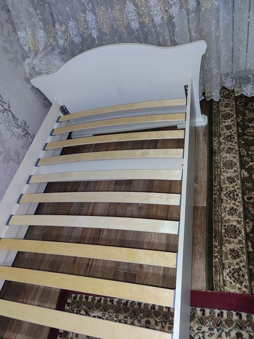 Бир адамдык кроват