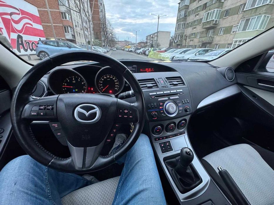 Mazda 3 2009 (face-lift) 1.6 petrol