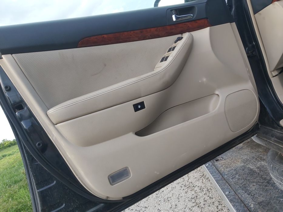 Тойота Авенсис комби 2.0 116 к.с 2003 година