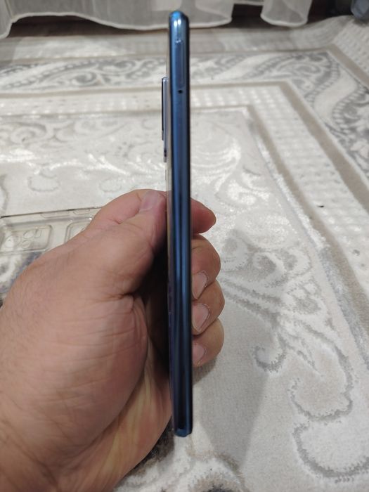 VIVO V21E смартфон