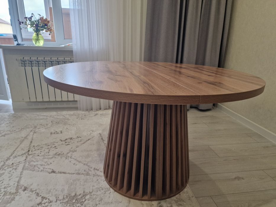 Продам новый стол