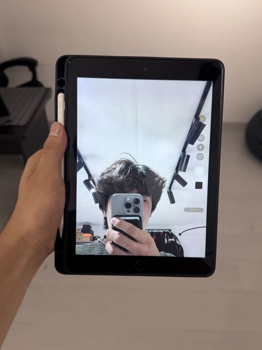 iPad 2018 / 128GB СРОЧНО