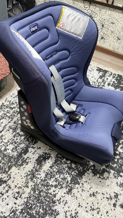 Продам автокресдо chicco