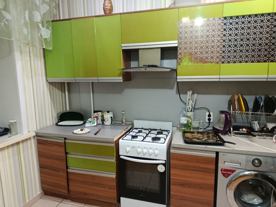 Продам кухонный гарнитур недорого