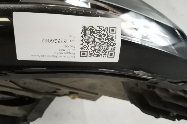 Фар Дясно Оригинален Led Авариран Пежо 2 / Peugeot 2 Продавам оригинал