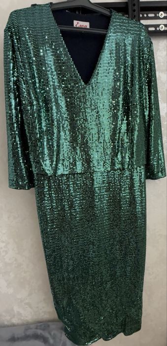 Продается платье нарядное