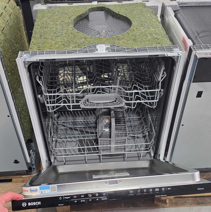 Bosch SMV2ITX18E е напълно вградена съдомиялна машина 60 см от серия Bosch Serie 2