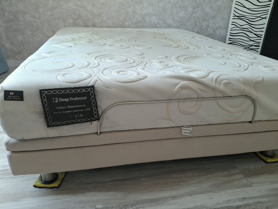 Продам 2-х спальню кровать