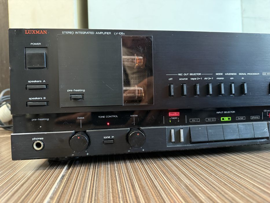 Luxman LV-105U Качествен стерео усилвател