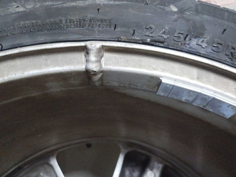 Диск с резиной на мерс