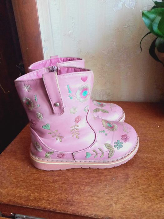 Ботинки  на девочку  весна  раз 27  раз 28  раз29 раз32   по 2500