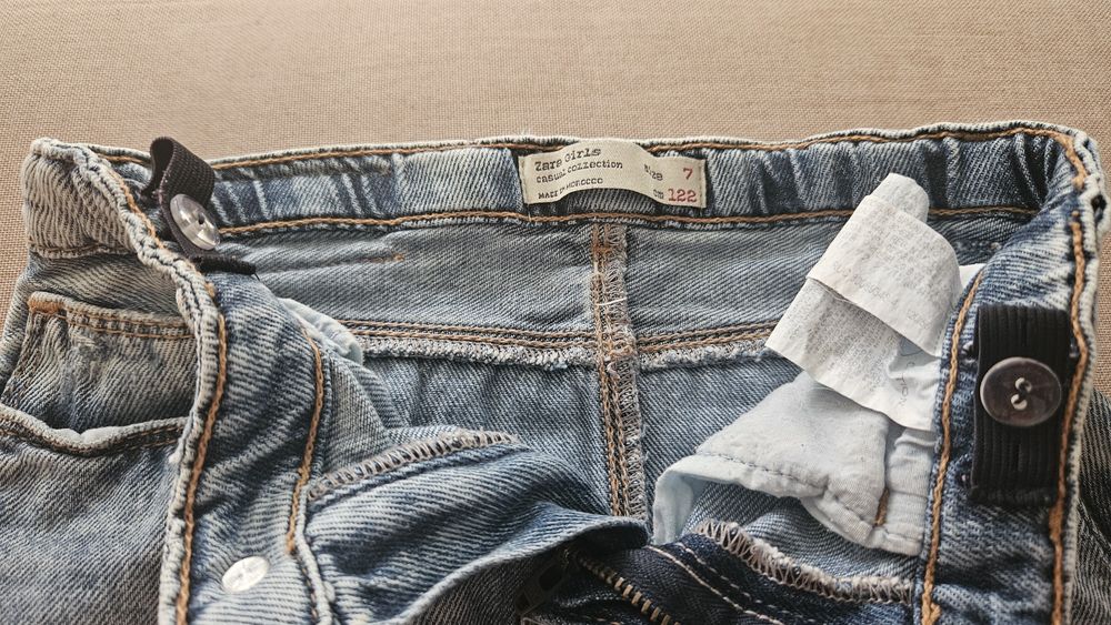 Дънкова пола Zara с рисунки