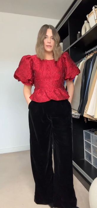 Top elegant cu maneci bufante, nou, cu eticheta