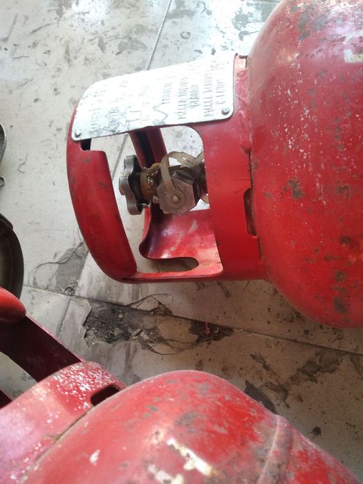 Продаются пропановые баллоны 5 литровые и 12 литровые