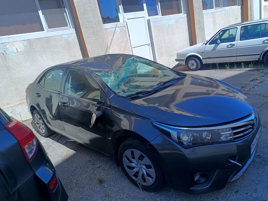 Auto avariat toyota corolla