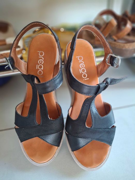 Sandale negre din piele 38