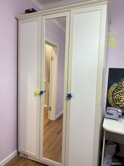 Продам кровать, стол и шкаф