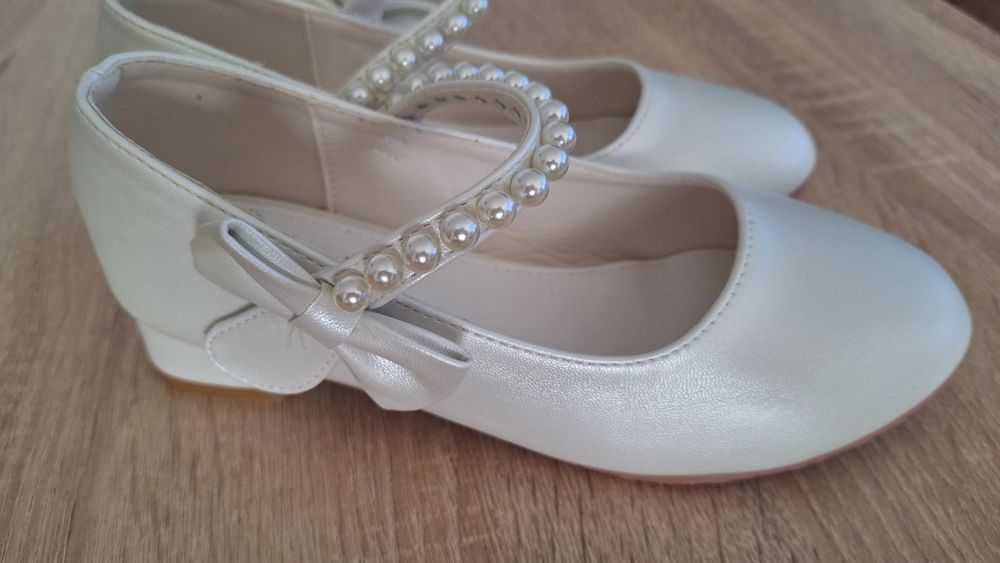 Официални обувки/ бели обувки