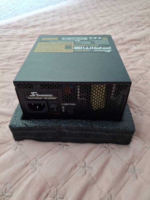 Мощно геймърско захранване Seasonic PRIME 1300W Gold