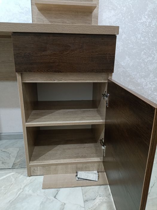 Продам туалетный столик