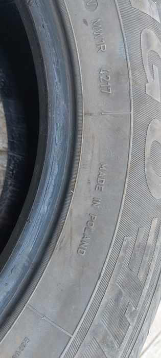 Vând cauciucuri de iarnă 215 65 R16 Duster