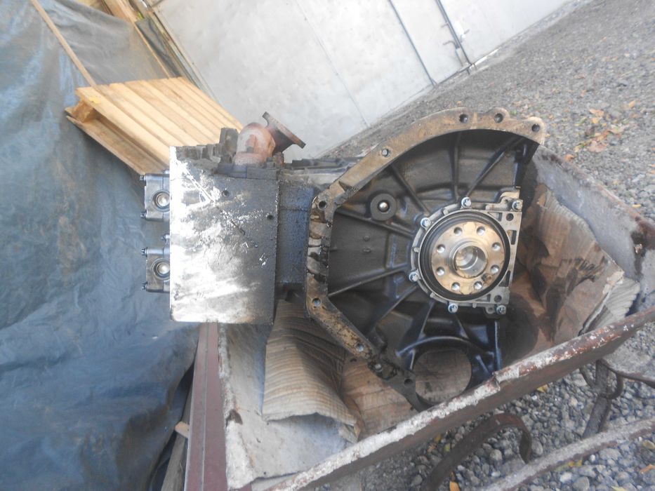 Части за бус мерцедес спринтер 313CDI двигател