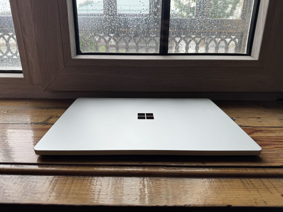 Micrasoft surface GO2 chexoliham bor