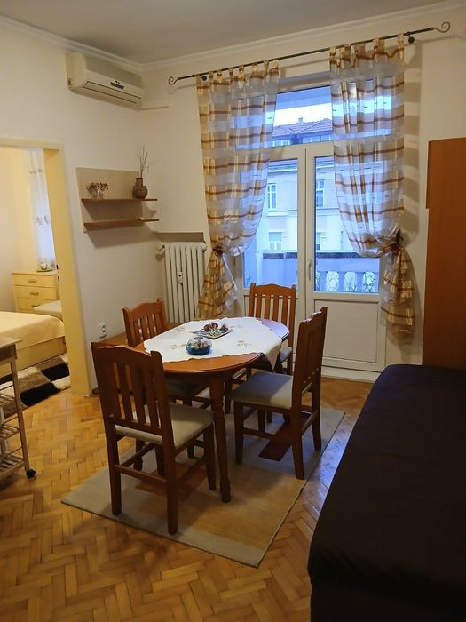 Дава се под наем Тристаен апартамент в София, Център - 75 кв.м за 847.62 € - Снимка #3