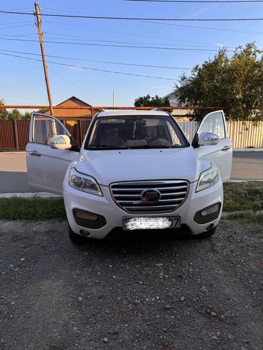 Продам машину Lifan X60