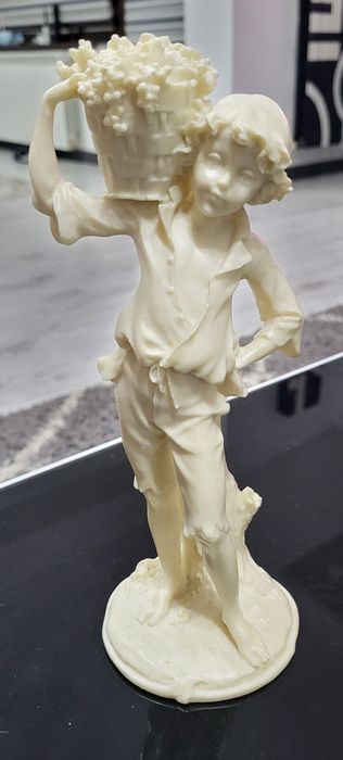 Sculpturi  praf marmura fata/baiat