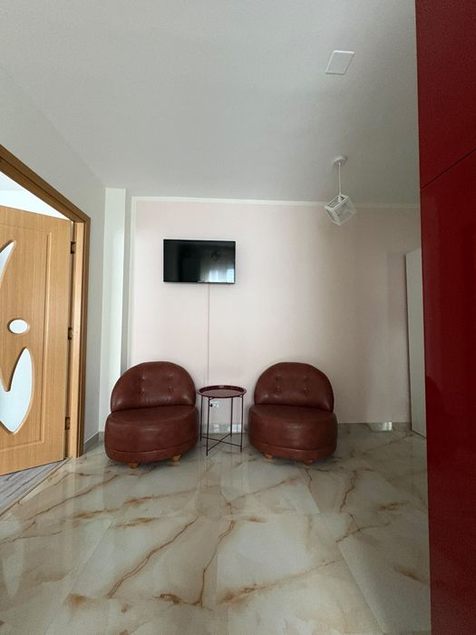 Inchiriez apartament 2 camere in regim hotelier
